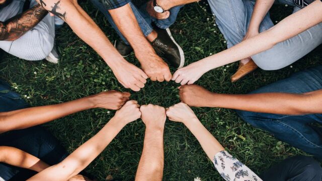 Zajednice u kojima žive mladi ljudi složno